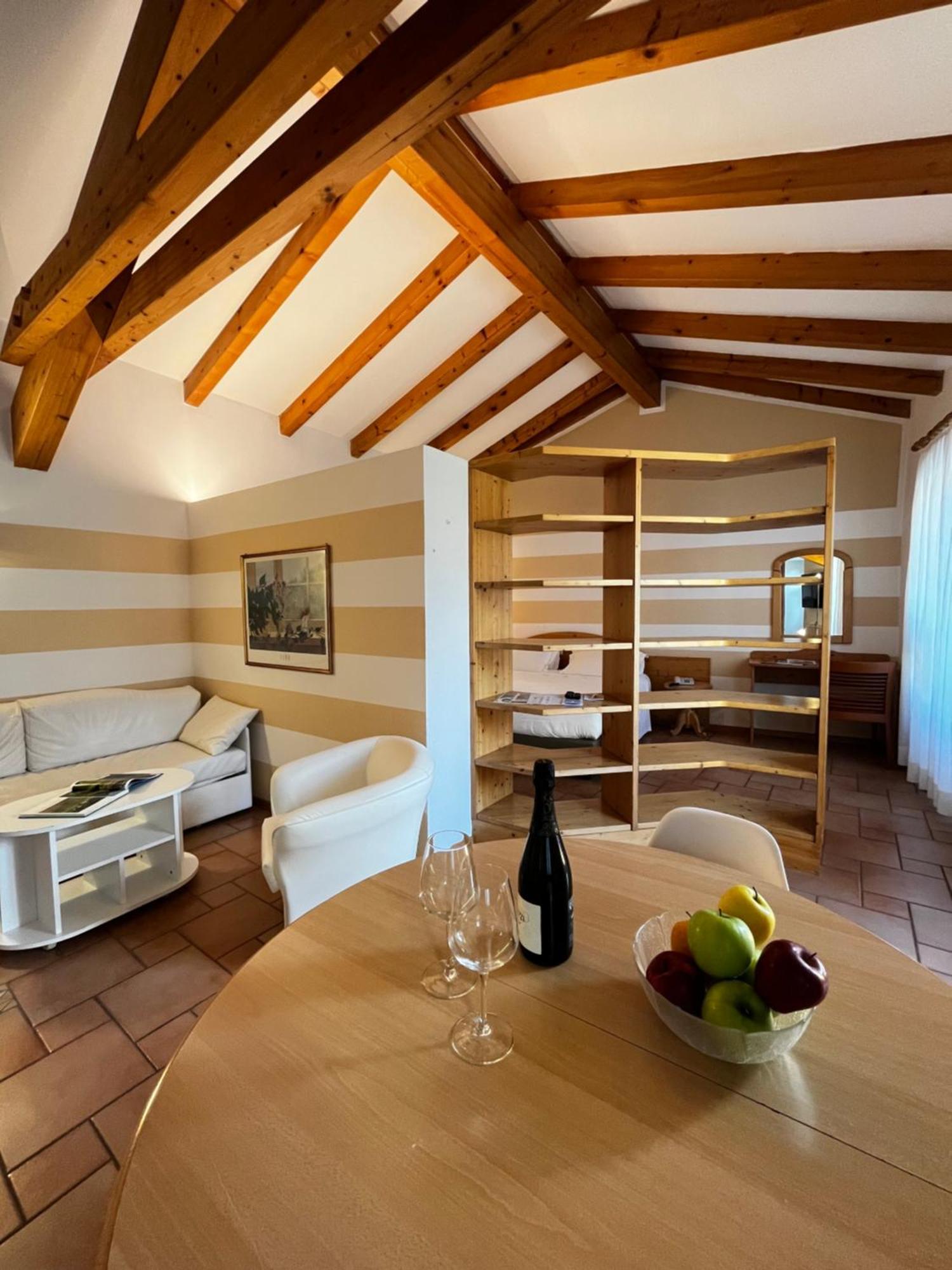 Manci Apartments By Hotel America Trento Exterior foto